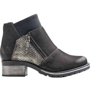 Dromedaries Kihana Ankle Bootie Size 8.5 /39